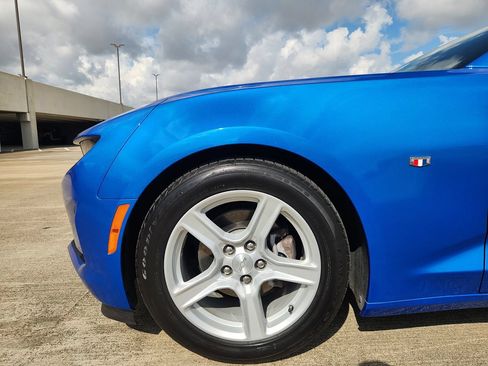 Used 2024 Chevrolet Camaro LT RWD image 4