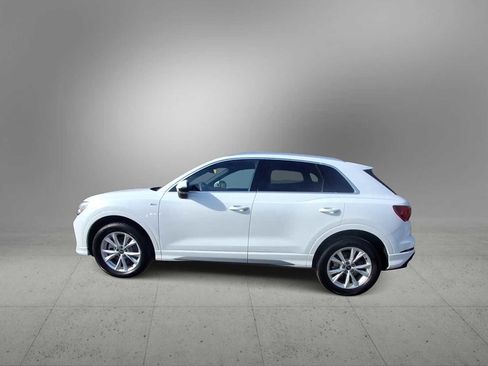Used 2025 Audi Q3 2.0T Premium w/ Convenience Package image 5
