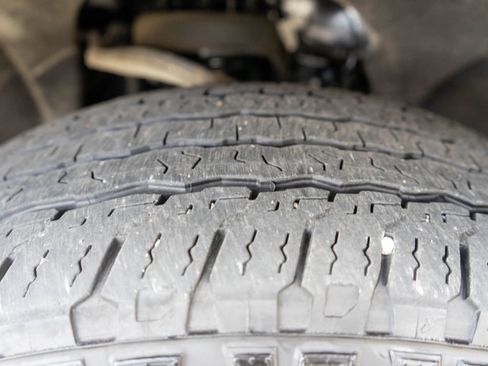 Used 2024 GMC Yukon AT4 w/ Technology Package image 34