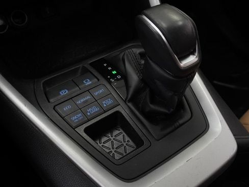 Used 2022 Toyota RAV4 XLE Premium image 35