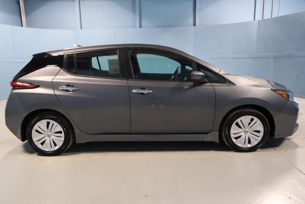 Used 2025 Nissan Leaf S FWD image 33