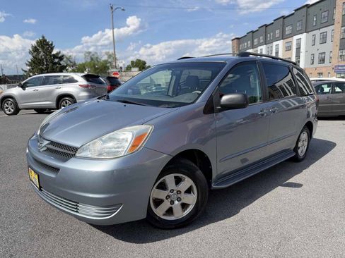 Used 2004 Toyota Sienna LE FWD image 3