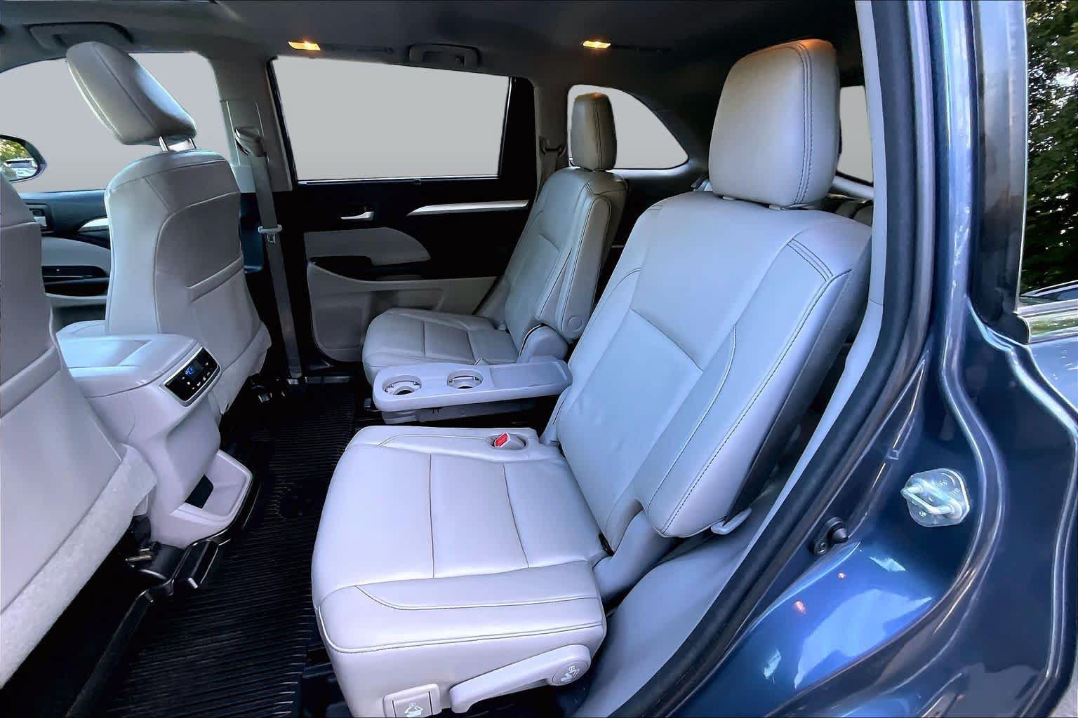 Used 2018 Toyota Highlander XLE AWD/4WD image 20