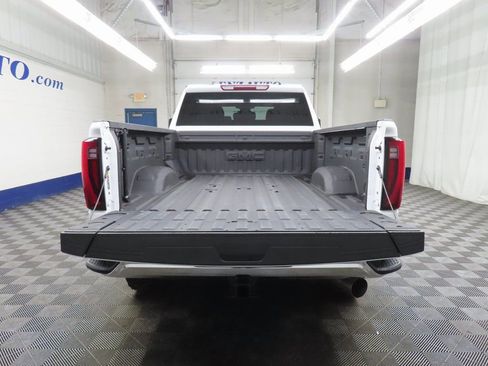 Used 2025 GMC Sierra 2500 SLT w/ SLT Convenience Package image 31
