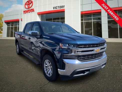 Used 2022 Chevrolet Silverado 1500 LT AWD/4WD image 1