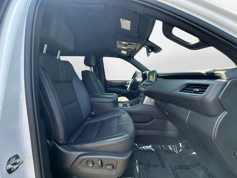 Used 2021 Chevrolet Suburban RST AWD/4WD image 15