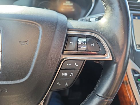 Used 2019 Lincoln Nautilus Reserve image 23