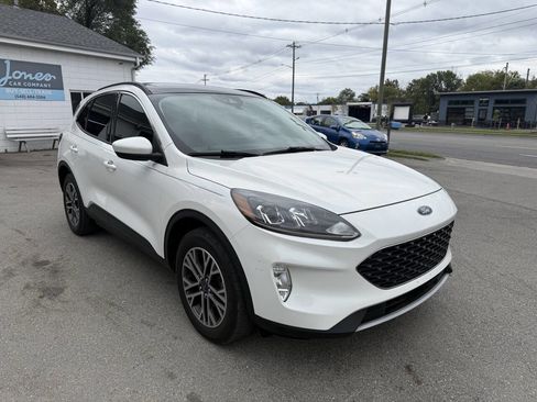 Used 2020 Ford Escape SEL image 4