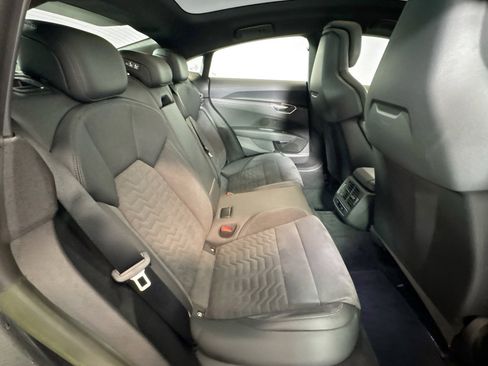 Used 2023 Audi e-tron GT Premium Plus image 25