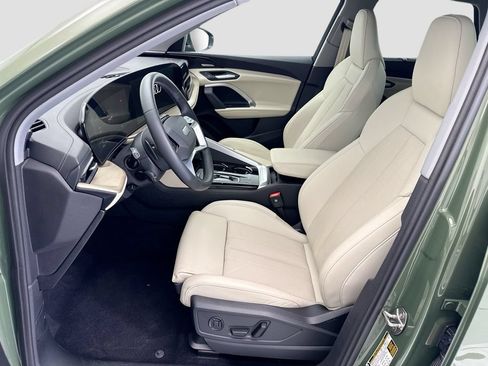Certified 2025 Audi Q5 Premium w/ Premium Plus AWD/4WD image 18