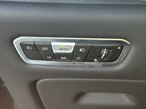 Used 2022 BMW X7 xDrive40i w/ Premium Package image 19