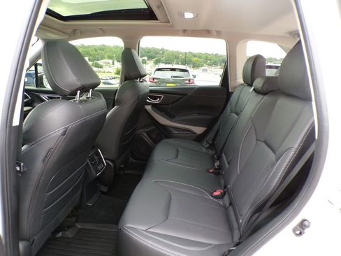 Used 2022 Subaru Forester Limited AWD/4WD image 19