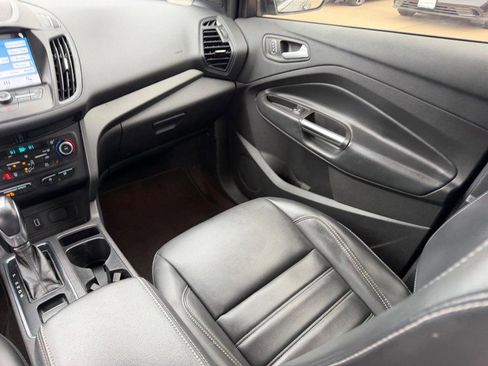 Used 2019 Ford Escape SEL image 17