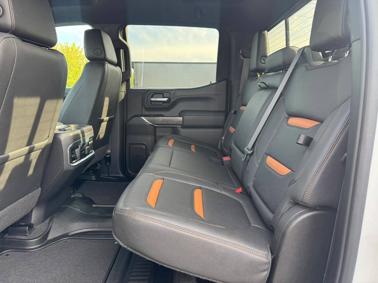 Used 2022 GMC Sierra 1500 AT4 w/ AT4 Preferred Package AWD/4WD image 13