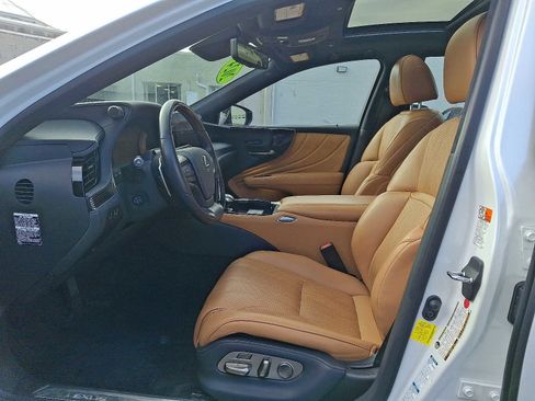 Used 2024 Lexus LS 500 AWD w/ Luxury Package image 14