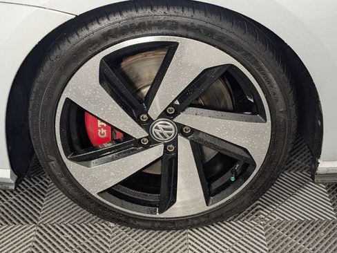 Used 2018 Volkswagen GTI SE FWD image 8