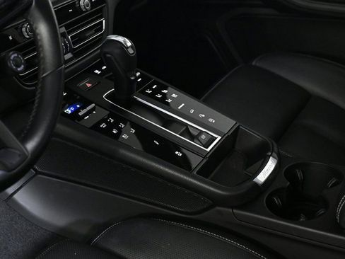 Certified 2023 Porsche Macan Turbo image 23