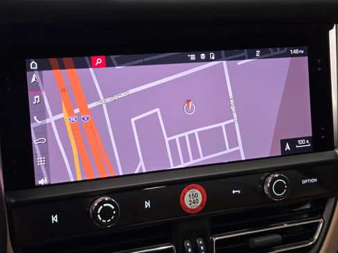 Certified 2023 Porsche Macan AWD/4WD image 21