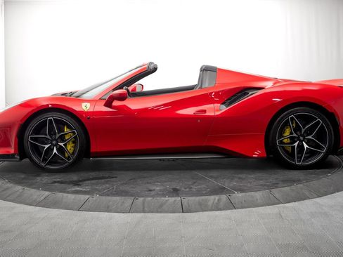 Used 2020 Ferrari 488 Pista Spider image 6