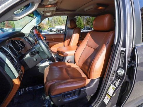 Used 2016 Toyota Sequoia Platinum image 32