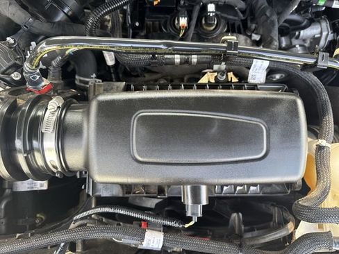 Used 2022 Ford Explorer XLT w/ Equipment Group 202A image 29