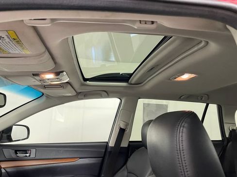 Used 2014 Subaru Outback 3.6R Limited w/ Moonroof Package AWD/4WD image 11