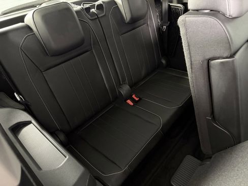 Used 2022 Volkswagen Tiguan SE image 29