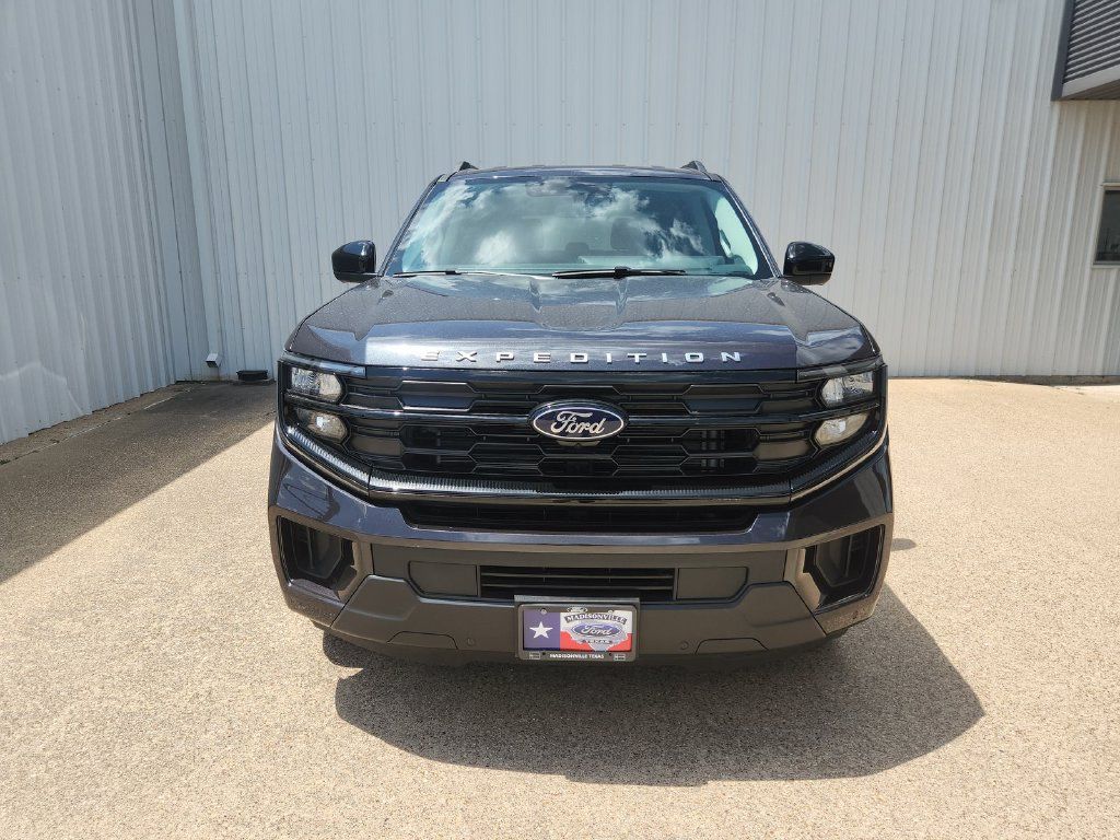 New 2026 Ford Expedition Active AWD/4WD image 3