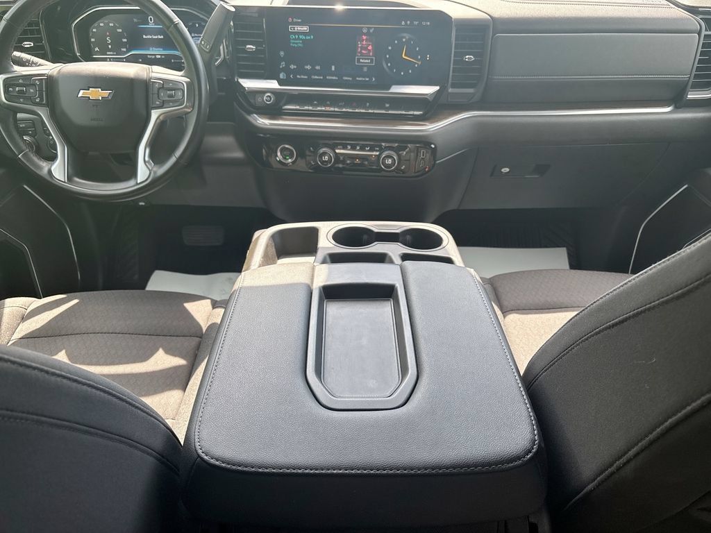 Used 2023 Chevrolet Silverado 1500 LT AWD/4WD image 32