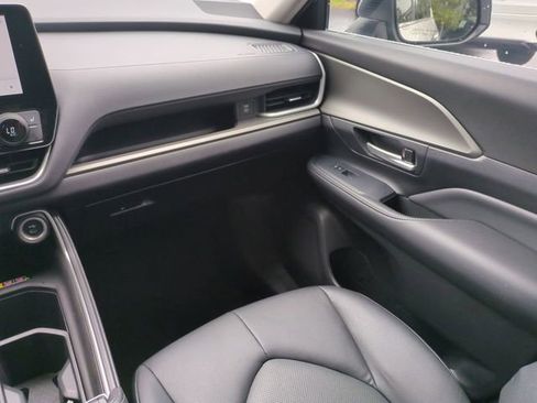 Used 2025 Toyota Grand Highlander FWD image 20