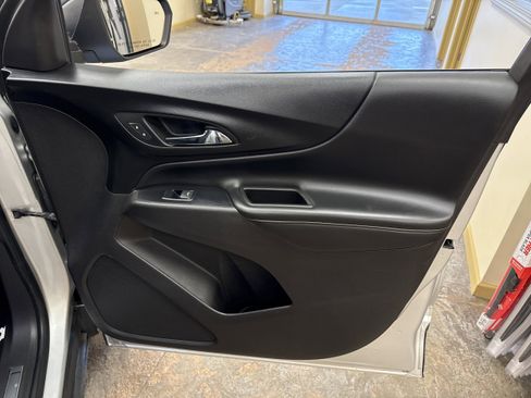 Used 2020 Chevrolet Equinox Premier image 15