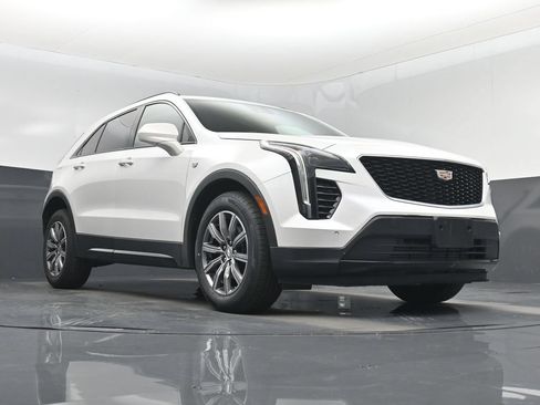 Used 2019 Cadillac XT4 Sport w/ Cold Weather Package FWD image 32