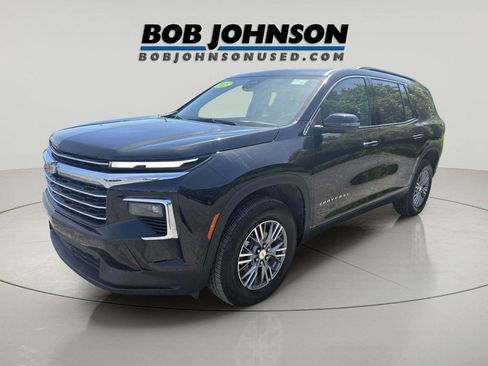 Used 2025 Chevrolet Traverse LT AWD/4WD image 7