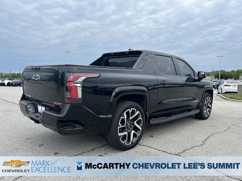 New 2024 Chevrolet Silverado EV RST image 7