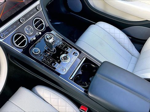 Used 2023 Bentley Continental GT Azure image 13