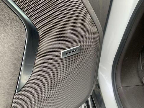 Used 2023 GMC Yukon SLT image 28