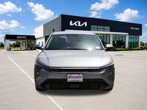 New 2026 Kia K4 FWD image 2