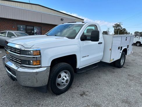 Used 2015 Chevrolet Silverado 3500 W/T image 2
