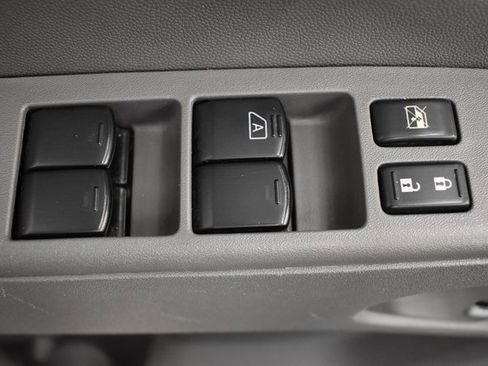 Used 2016 Nissan Frontier Desert Runner image 23