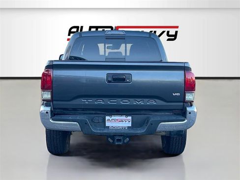 Used 2023 Toyota Tacoma TRD Sport image 6