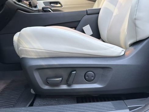 Used 2023 Nissan Rogue SV w/ SV Premium B Package image 24