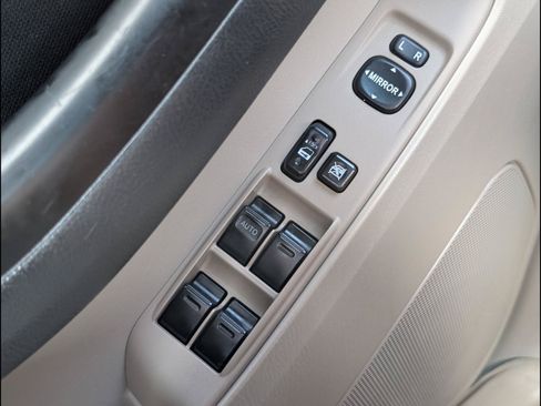 Used 2006 Toyota 4Runner SR5 AWD/4WD image 21