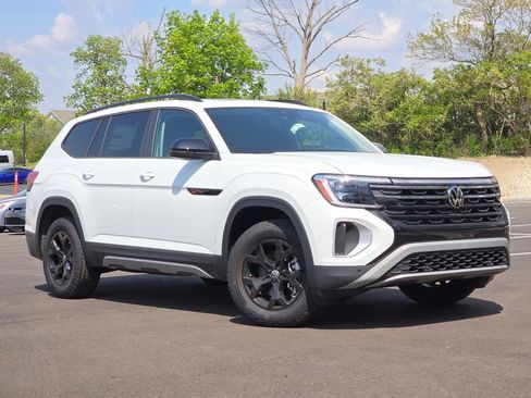 New 2025 Volkswagen Atlas Peak Edition SE AWD/4WD image 1