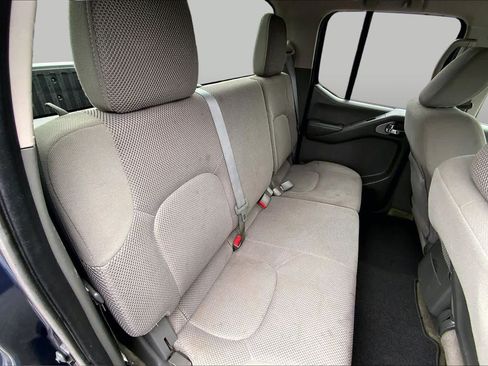 Used 2013 Nissan Frontier SV w/ SV Value Truck Pkg RWD image 18