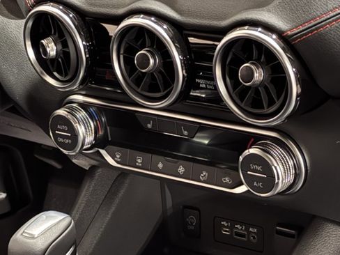 New 2025 Nissan Sentra SR image 11