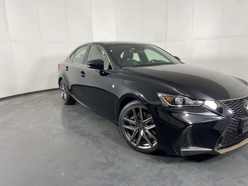 Used 2017 Lexus IS 300 AWD image 4