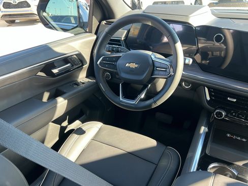 New 2026 Chevrolet Suburban Premier image 12