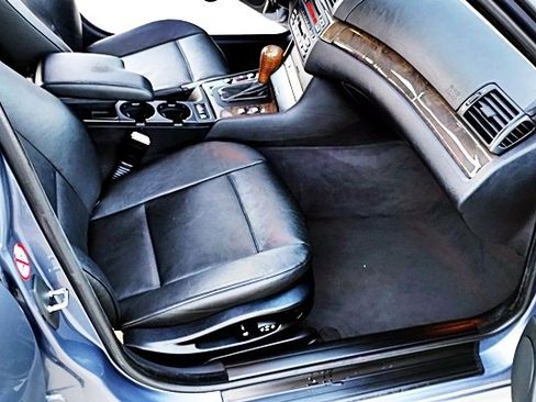 Used 2002 BMW 325i Sedan image 13