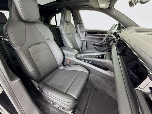 New 2025 Porsche Macan 4S Electric image 29