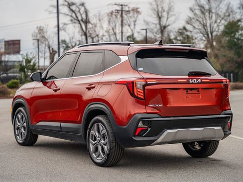 Used 2024 Kia Seltos S image 5